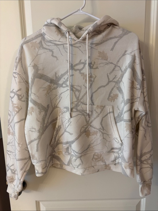 No Comment Tops - Women’s Hooded Sweatshirt in Cream Branch Print